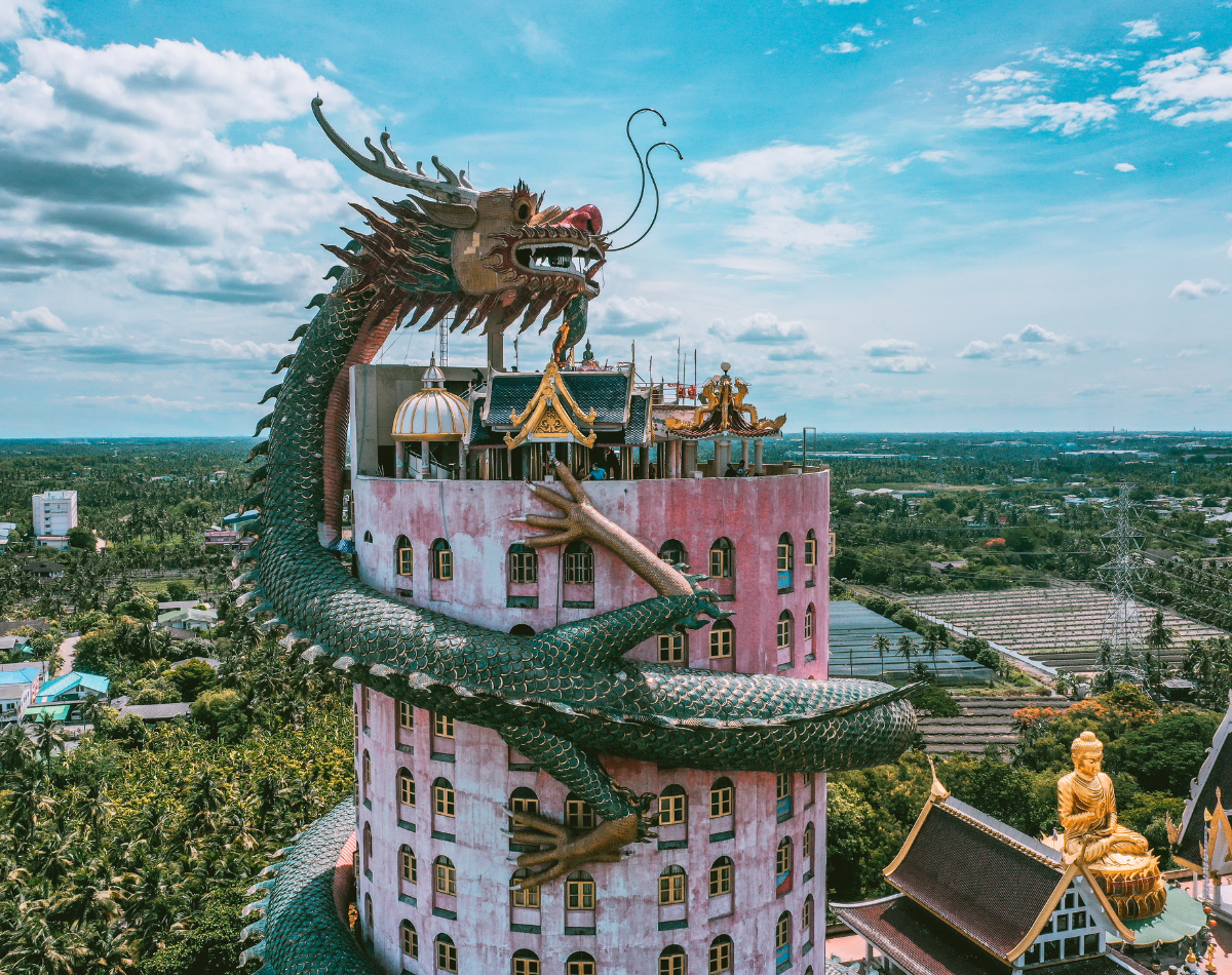 Wat Sam Phran: la «torre del dragón» que debes visitar en Tailandia